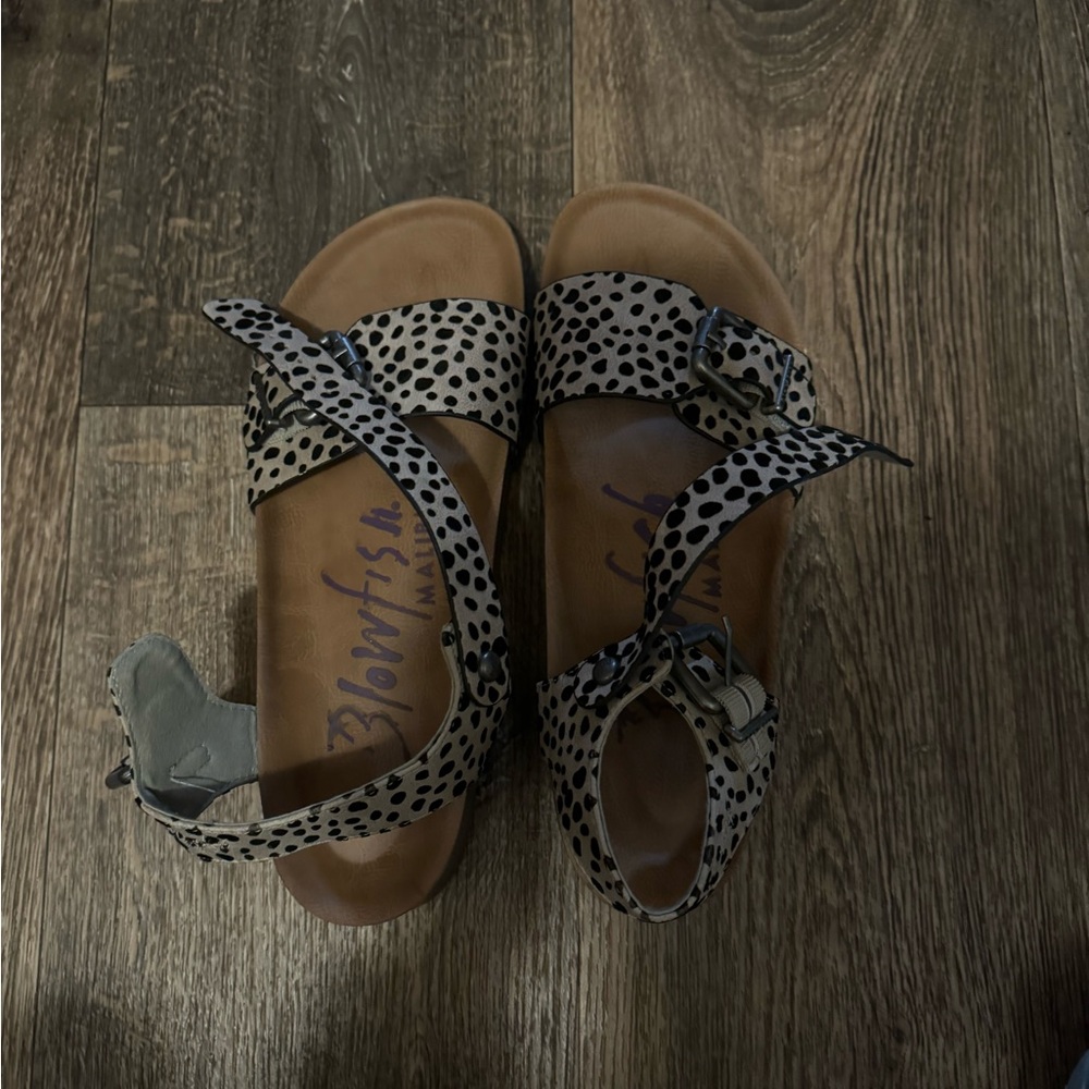 Platform sandals in great condition.